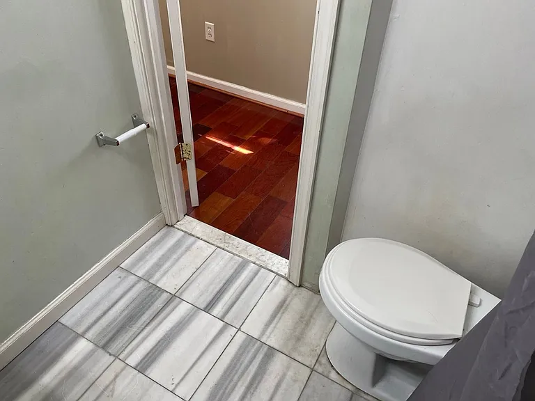 1908 Aliceanna St. — Photo 10