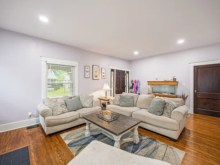 2111 Lowell Ave — Photo 11