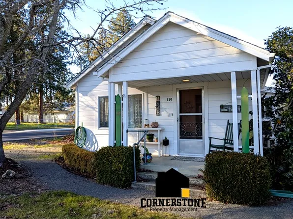 110 6th St, Phoenix, OR 97535