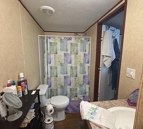 5th image of 352 Kingwood Dr