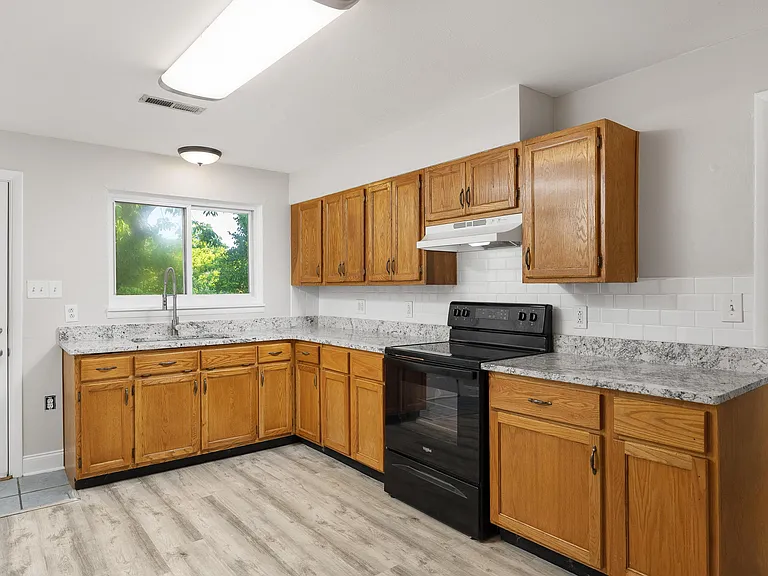 301 Wygoda Cir — Photo 12