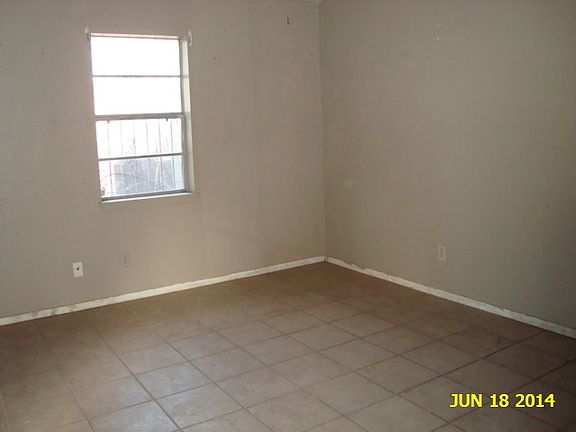 3rd image of 109 W Dove Ave