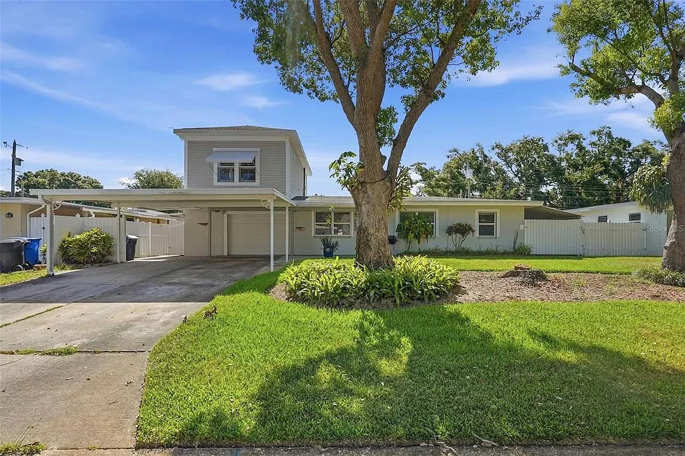 4 bed, 2315 sqft, $2,950 — Photo 1