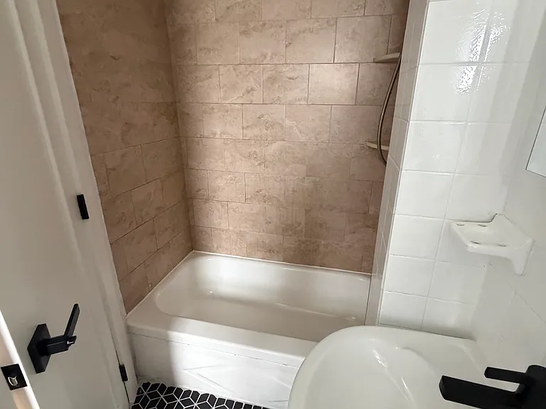 521-523 Bayway Ave #3 — Photo 7