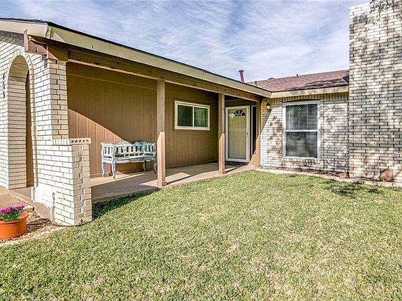 3rd image of 409 Dogwood Dr