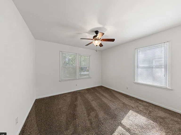 2828 Eleanor St — Photo 8