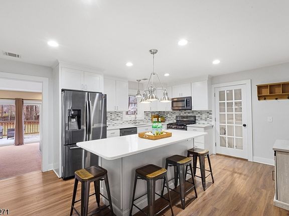 5th image of 256 Old Forge Rd