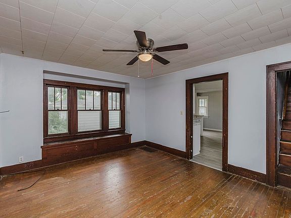 5th image of 311 Locust St