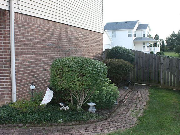 4th image of 124 Whisbrook Ave