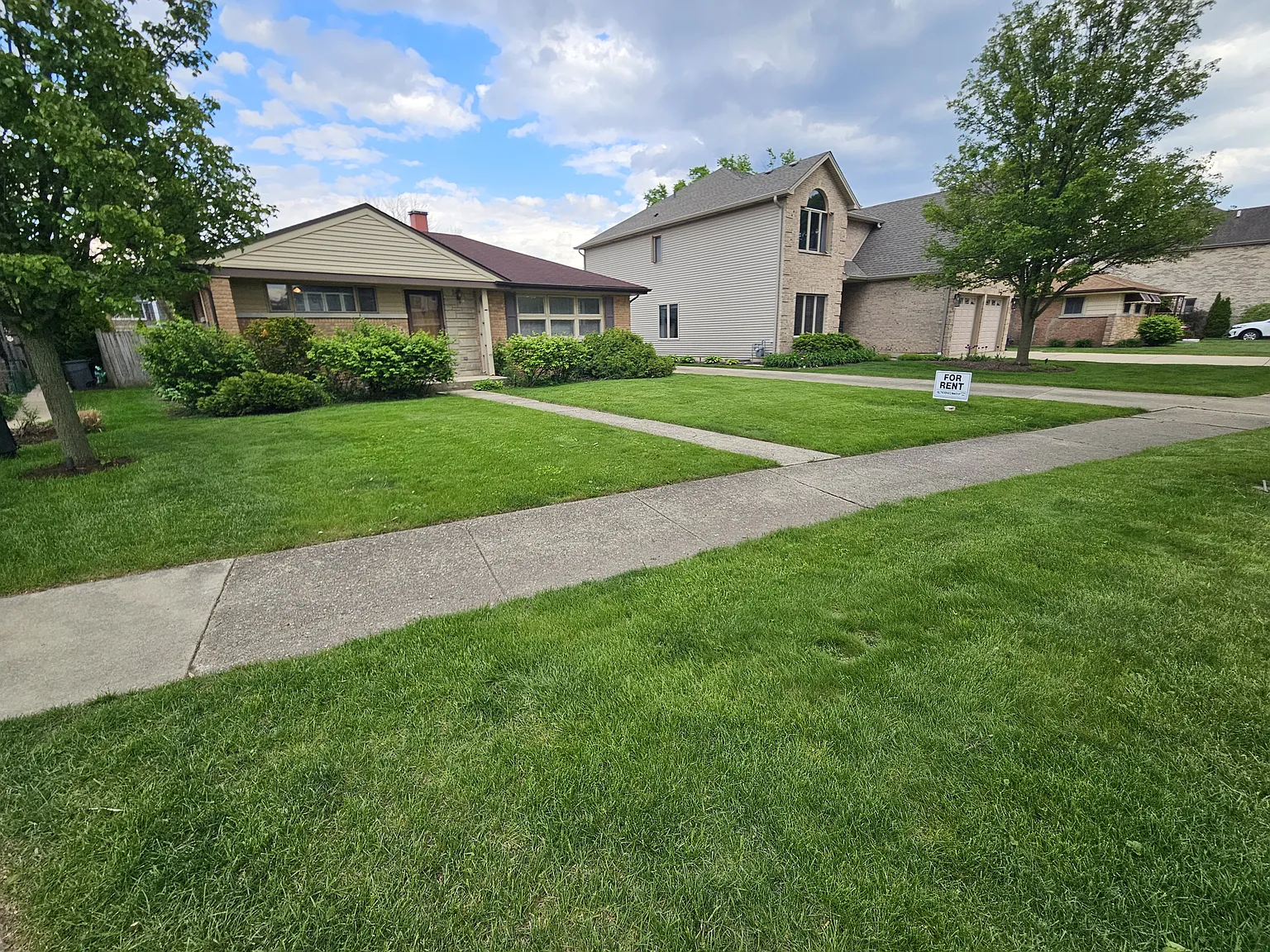 2 bed, 1007 sqft, $2,300 — Photo 1