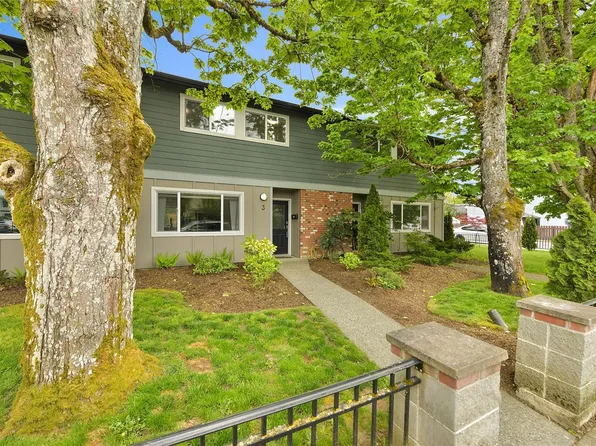 660 Jubilee St #3, Duncan, BC V9L 1X6