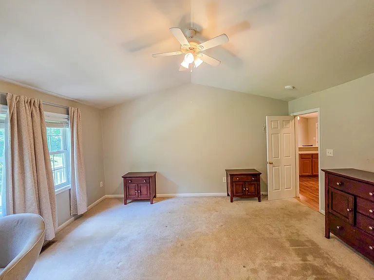 8401 Kennedy Dr — Photo 11