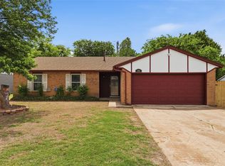 1604 NE 4th St, Moore, OK 73160