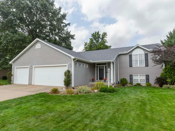 11205 Wildwood Dr, Osceola, IN 46561