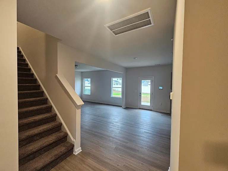 1621 Old Barn Rd — Photo 1