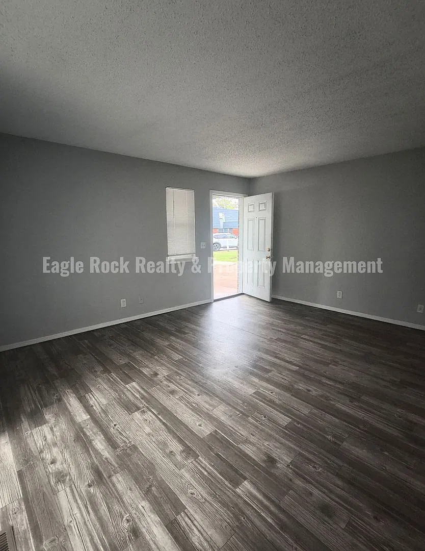 Lunda Rock Duplex, Unit 2203 — Photo 4