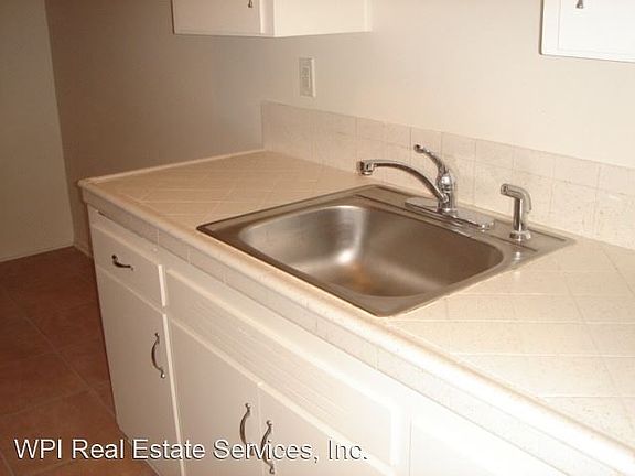 4th image of 5029 Roosevelt Way NE APT 202