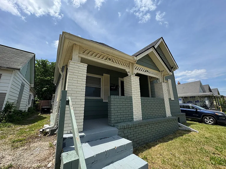 210 N Richland St — Photo 2