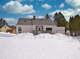 2720 Hutchinson Rd, Duluth, MN 55811