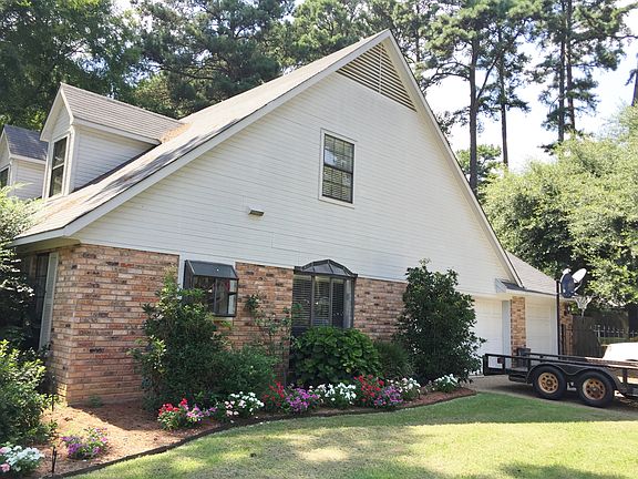 3rd image of 10110 Thornwood Dr