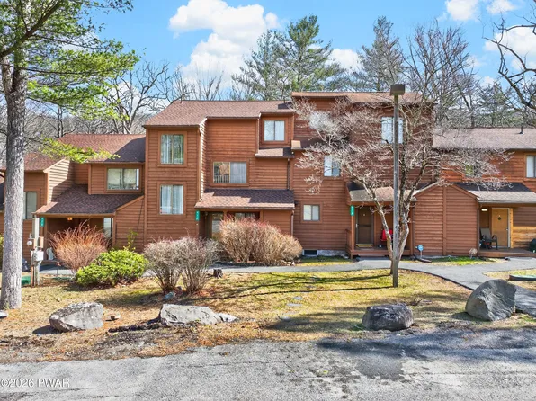 419 Tudor Ct, Bushkill, PA 18324