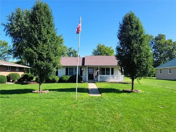 245 W Jones St, Macon, IL 62544