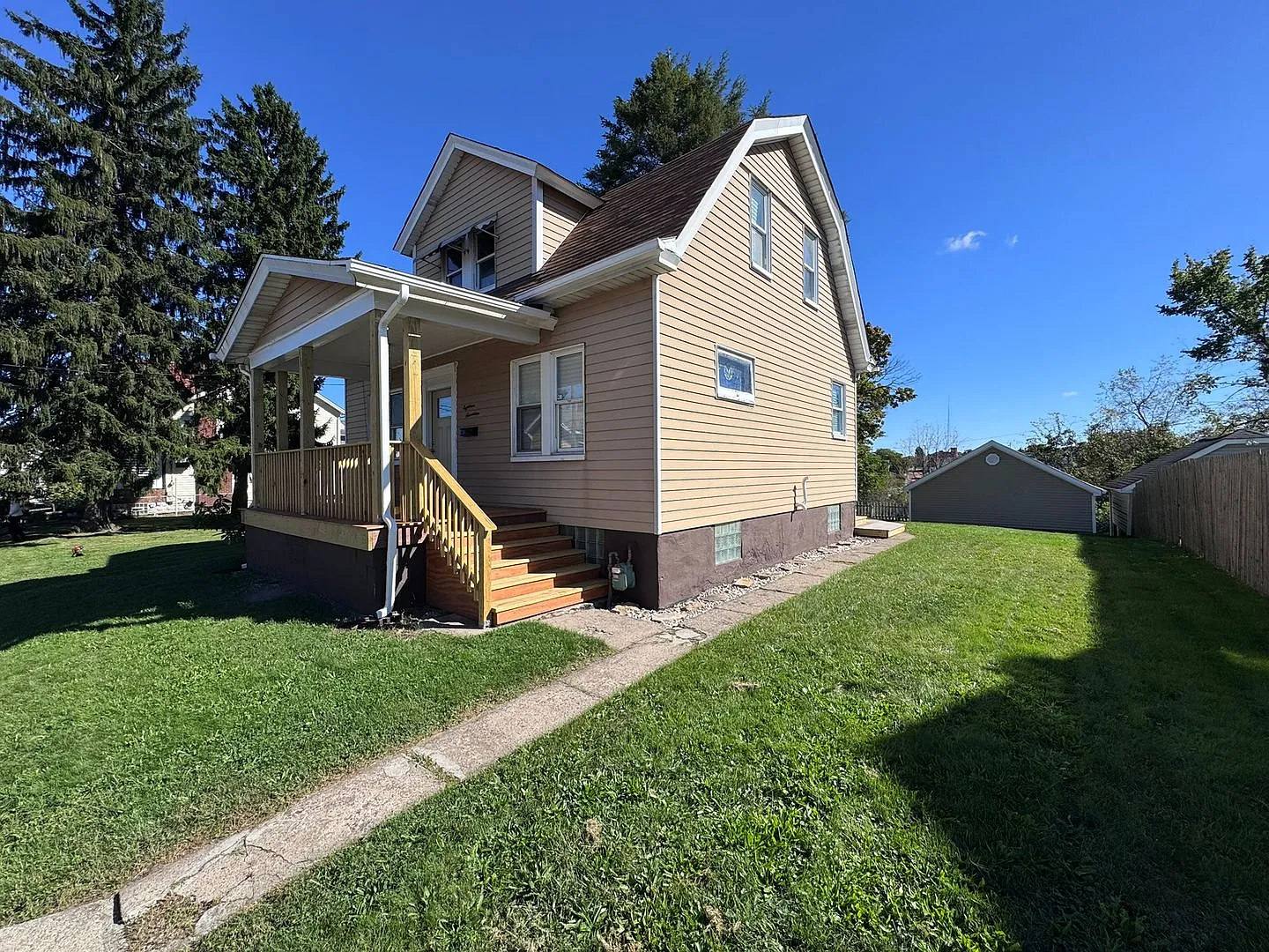 Fully Updated 3-Bed 1-Bath House w/ Flat Yard — Photo 2