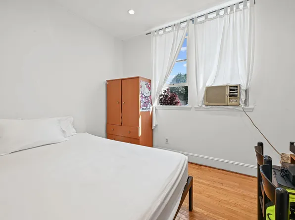 2154 60th Street image 17 of 29