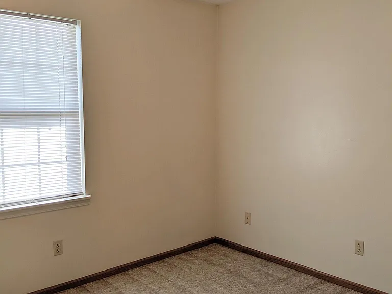 704 S Sheridan St — Photo 7