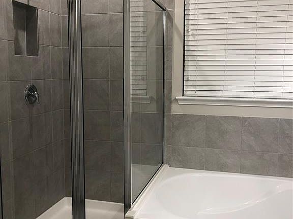 5th image of 2517 Kaman Ln