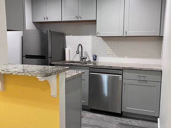 4th image of 4044 Buena Vista St APT 119