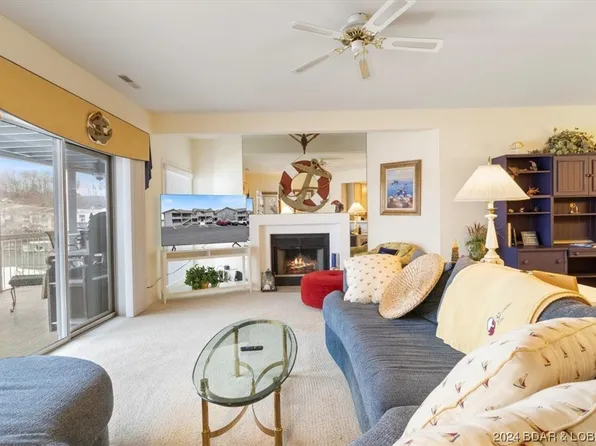 288 Regatta Bay Cir #2B, Lake Ozark, MO 65049