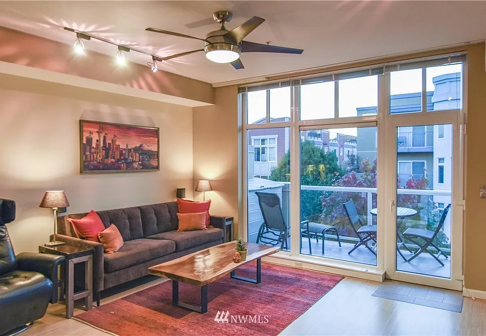 17 W Mercer St #209