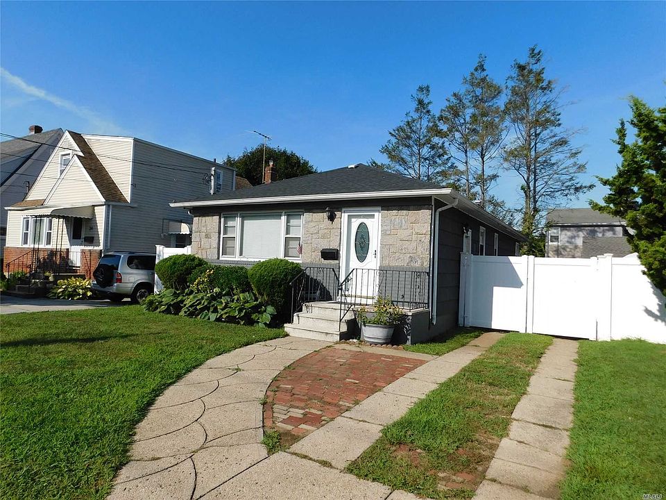 1st image of 30 Poplar St