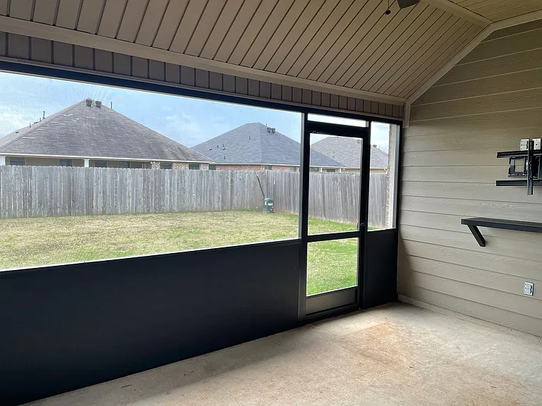 4001 False River Dr — Photo 11