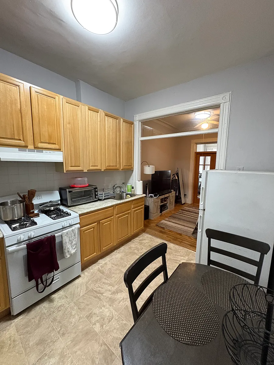 Building Photo - 817 Washington St #8