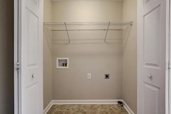 112 Alexander Blvd — Photo 14