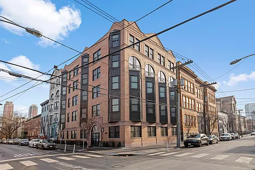 227 4th St #201 Photo 1