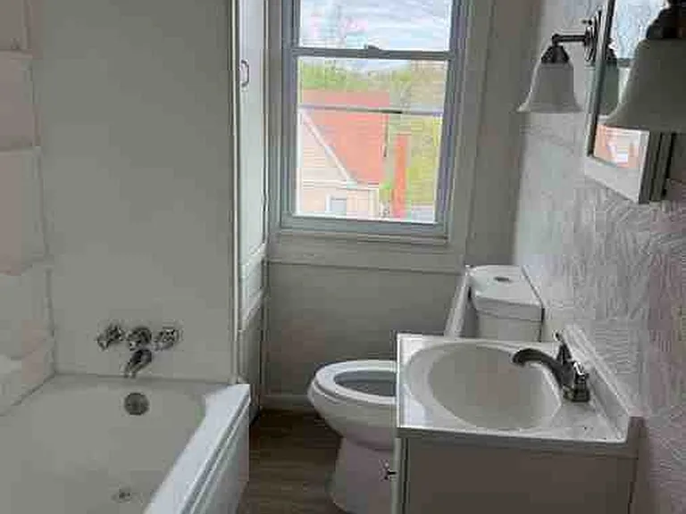421 Belonda St — Photo 17