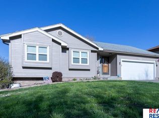 5562 S 155th St, Omaha, NE 68137