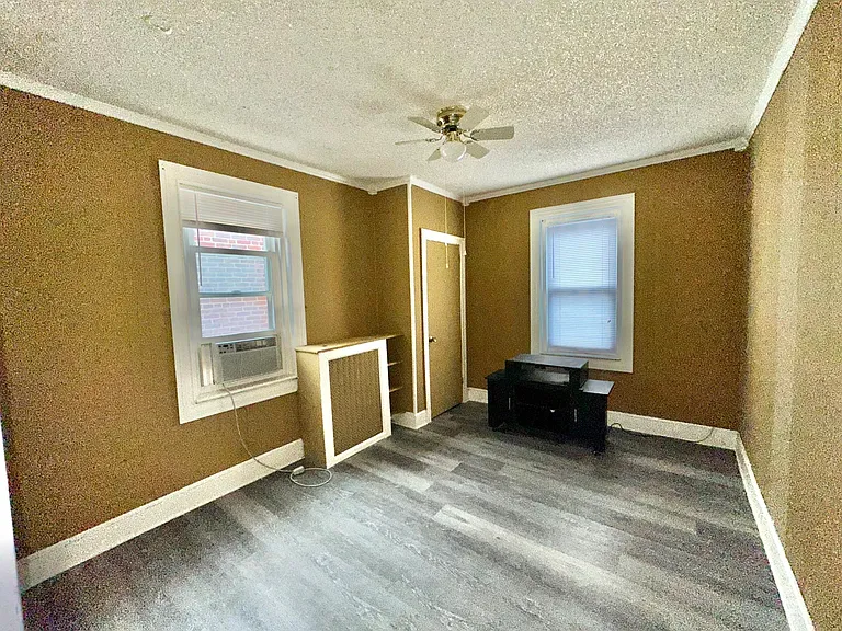 5427 Akron St — Photo 30