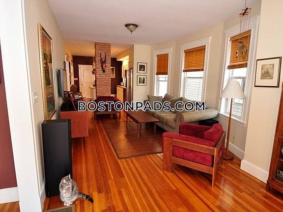 2nd image of 98 Amory St APT 002