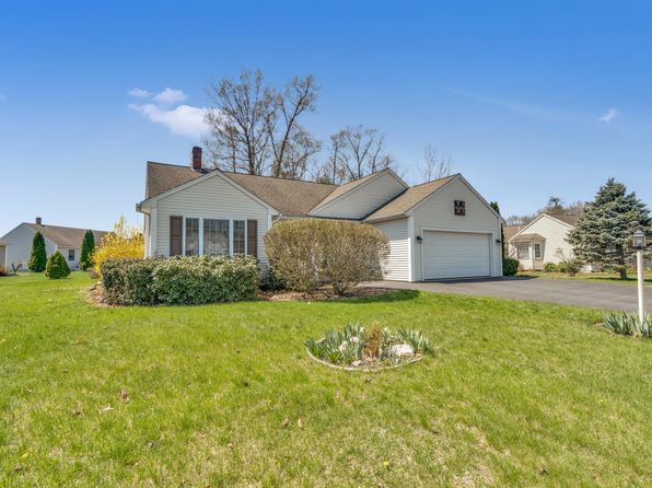 19 Helens Way, Sanford, ME 04073