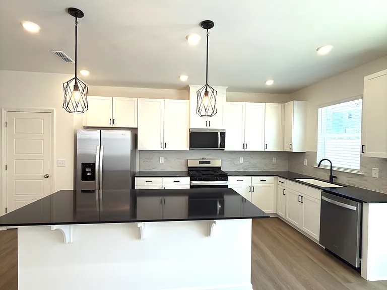 508 Sunset Lake Dr — Photo 8