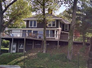 11252 Oak Ave, Three Rivers, MI 49093