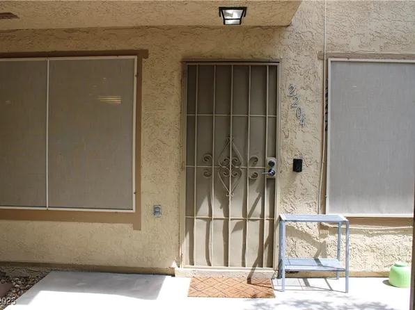 2204 Tall Pine Dr, Las Vegas, NV 89108