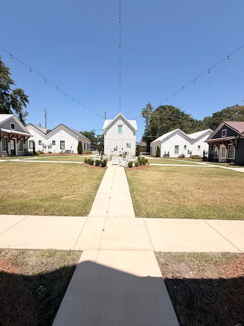 1Bed/1Bath Available in The Cottage District! — Photo 3