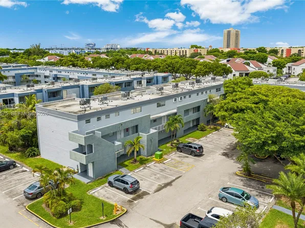 9371 Fontainebleau Blvd APT I201, Miami, FL 33172