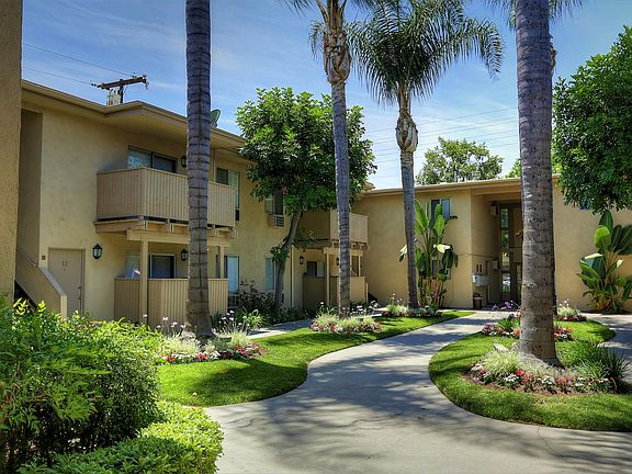 5th image of 16208 Cornuta Ave APT 26