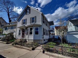 9 Clyde St, Pawtucket, RI 02860